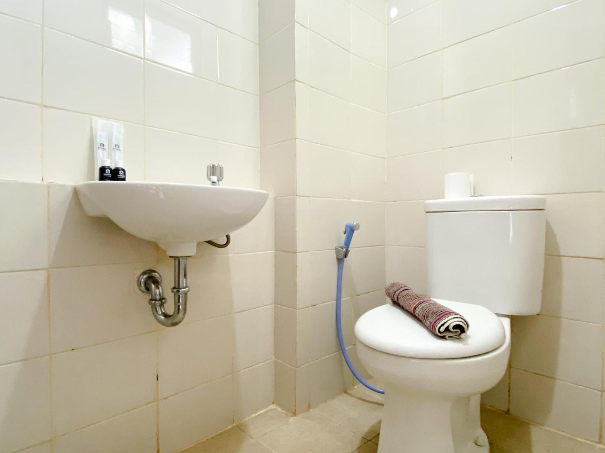 Homey And Cozy Living 2br Lagoon Town Square By Travelio Apartemen *